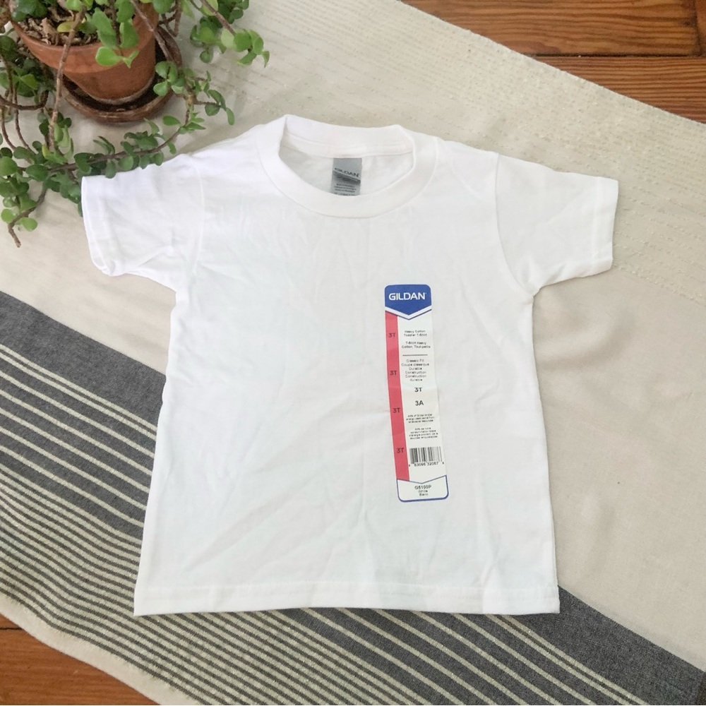NWT Gildan Heavy Cotton Toddler T Shirt in Classic Fit